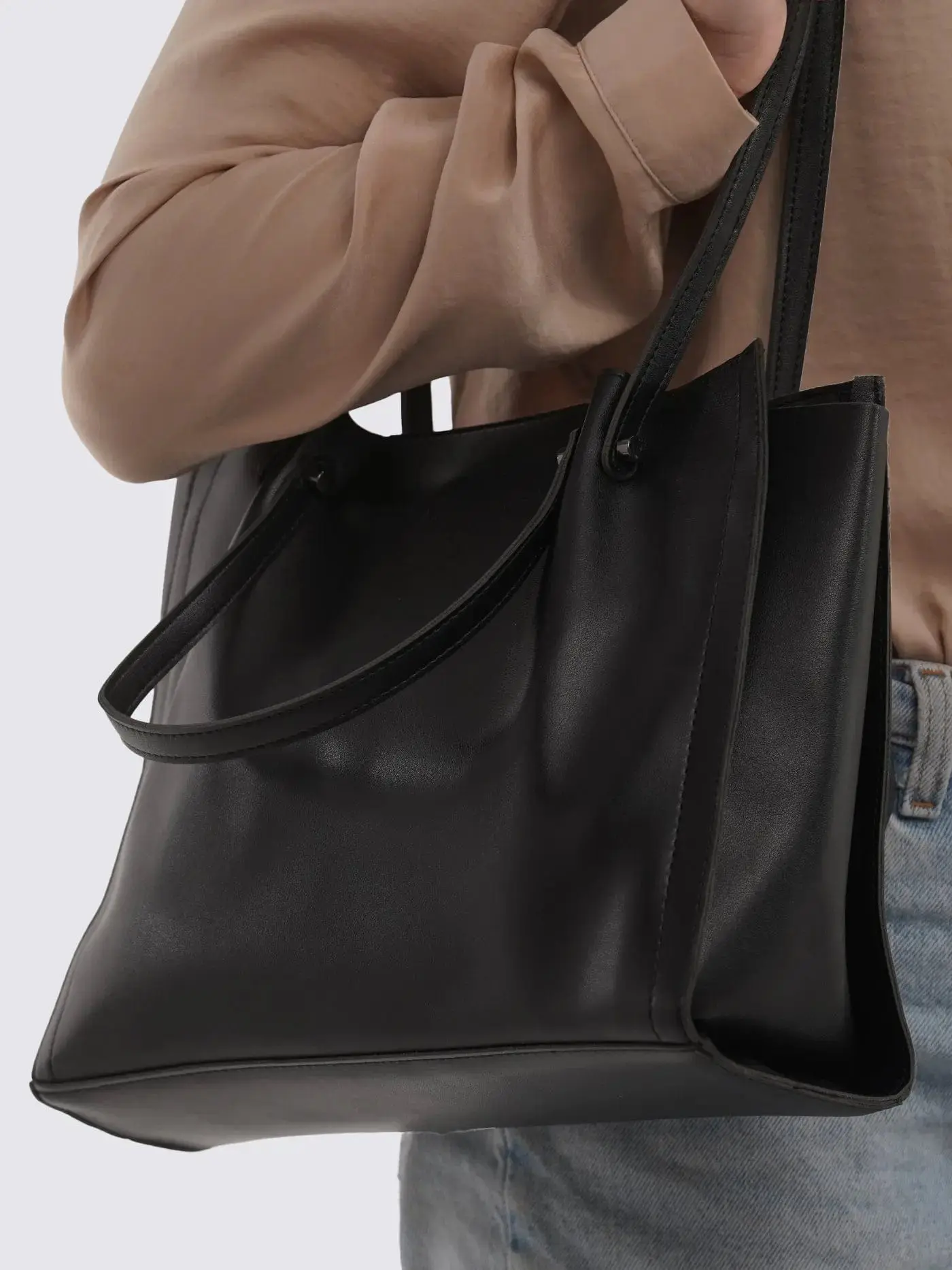 Paola Carryall Tote - Image 2