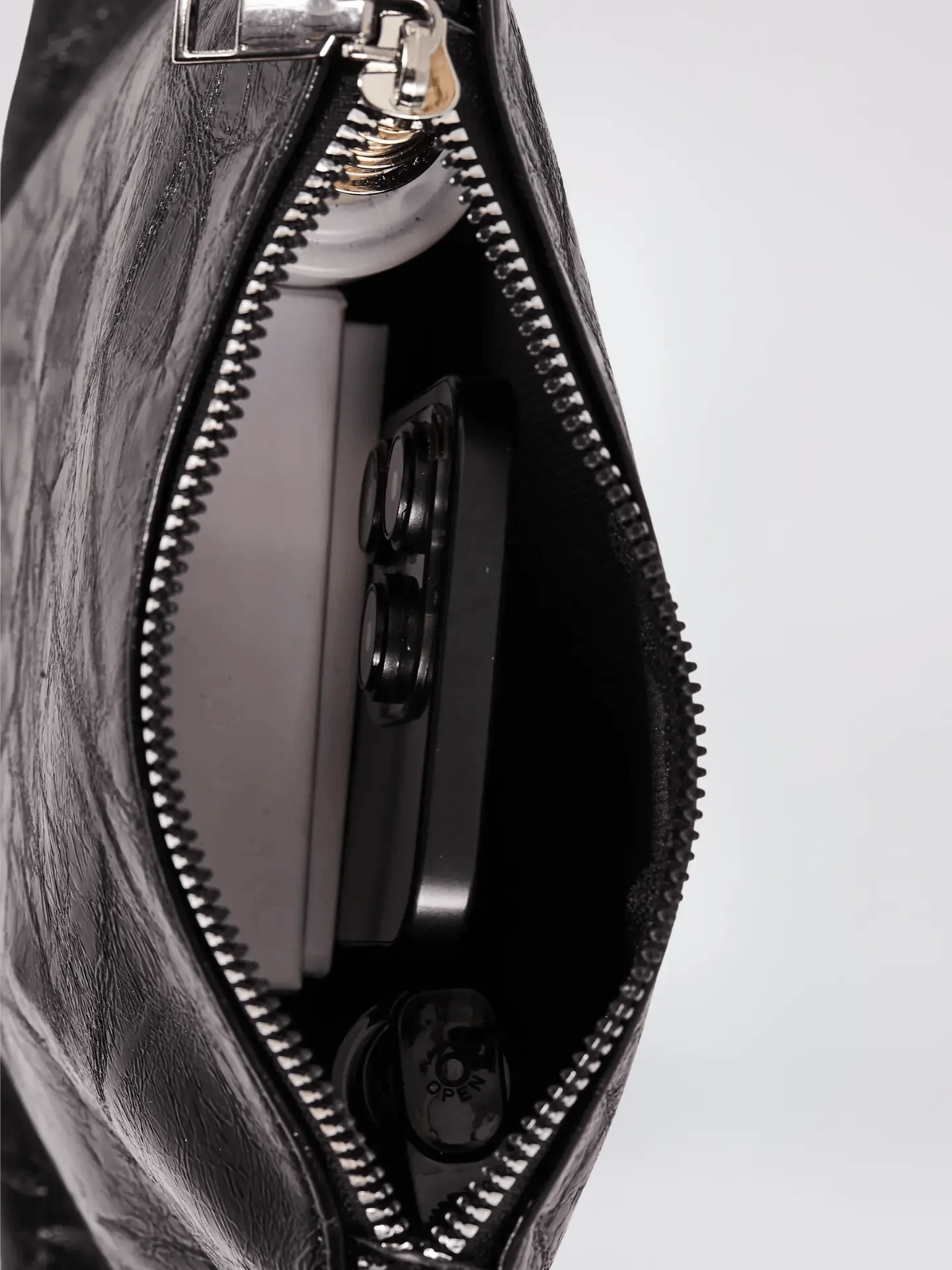 Scarlett Mini Pouch - Image 4